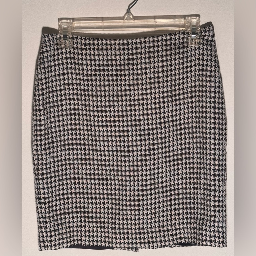 White House Black Market houndstooth skirt